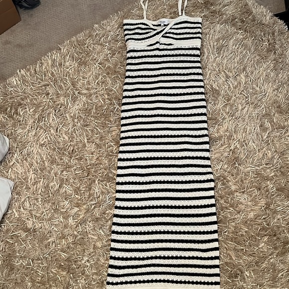 Crochet black-and-white dress - Picture 7 of 9